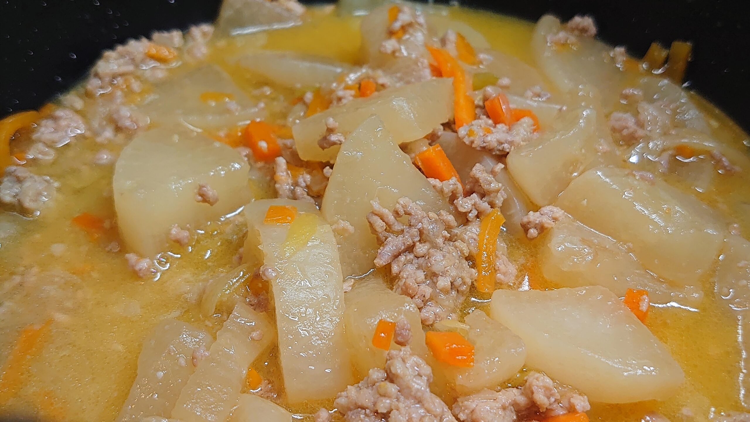 大根と豚ひき肉の味噌バター炒め煮